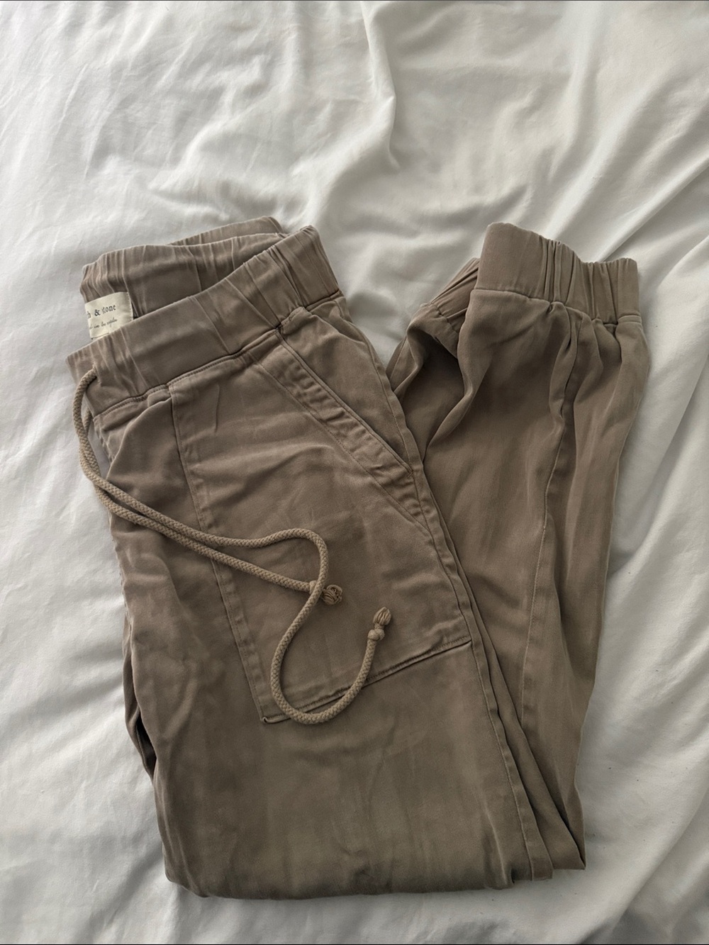Women’s Drawstring Jogger Pants - Taupe